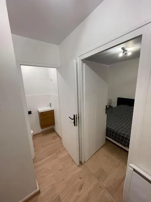 Maison Mitoyenne 60M2 En Campagne Montailleur France