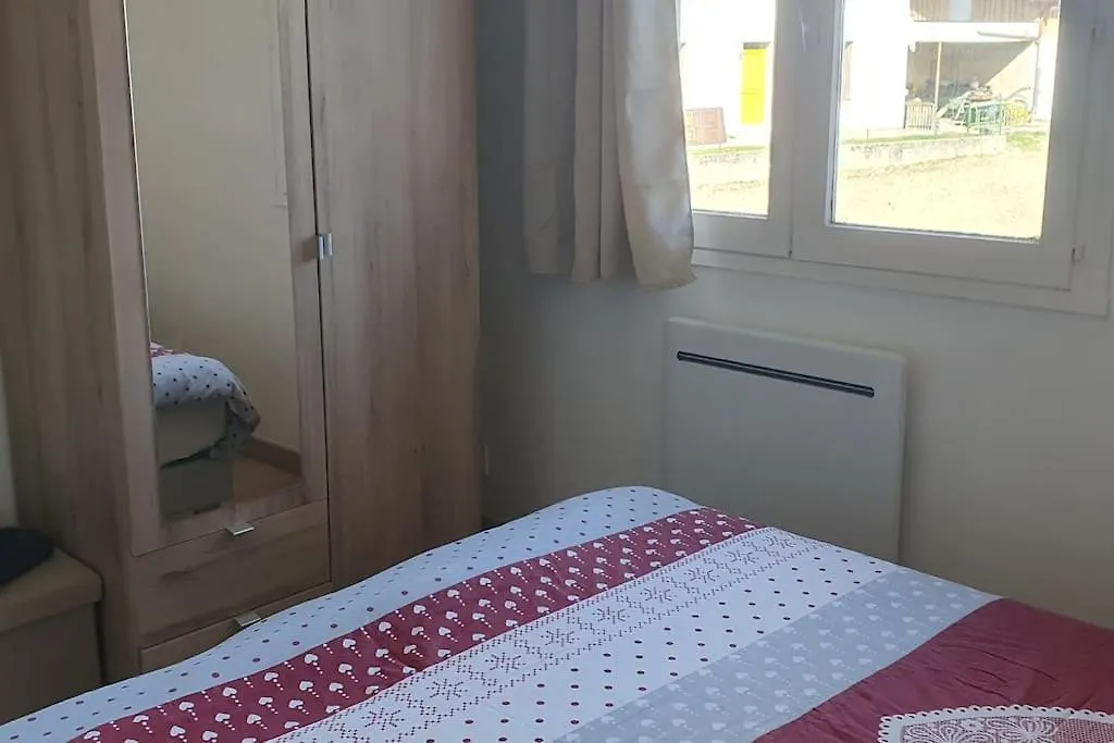Maison Mitoyenne 60M2 En Campagne Montailleur France