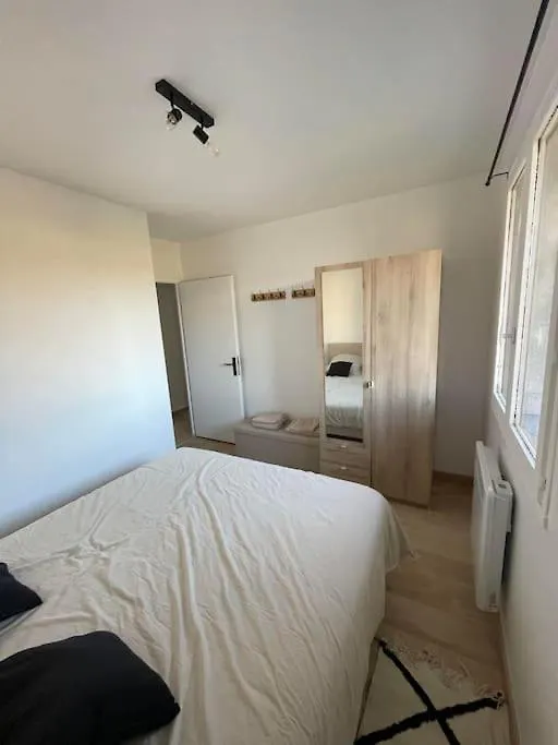 Maison Mitoyenne 60M2 En Campagne Montailleur France