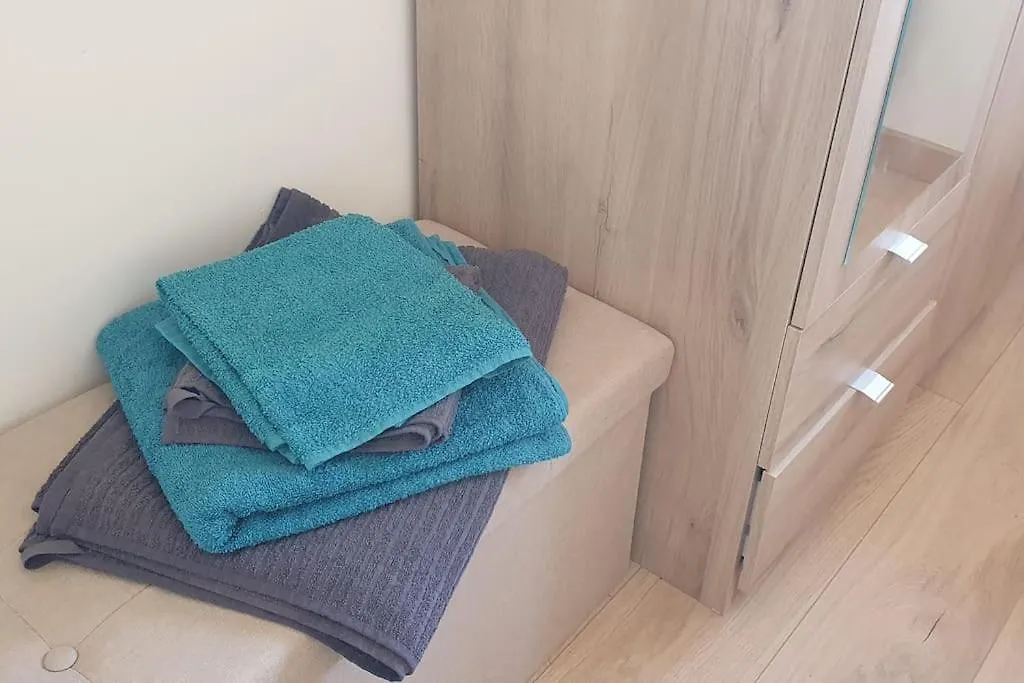 Apartment Maison Mitoyenne 60M2 En Campagne Montailleur France